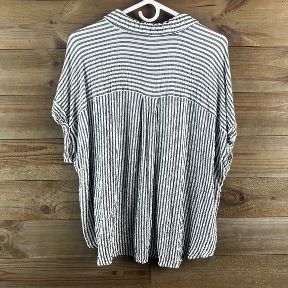 Jane + Delancey Womens Shirt Cap Sleeve Button Up Striped Seersucker Size 2X - Picture 5 of 7